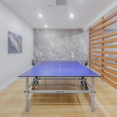 Three-Bedroom Condo With Free Parking Nearby Cn Tower With Lake View Торонто Екстериор снимка