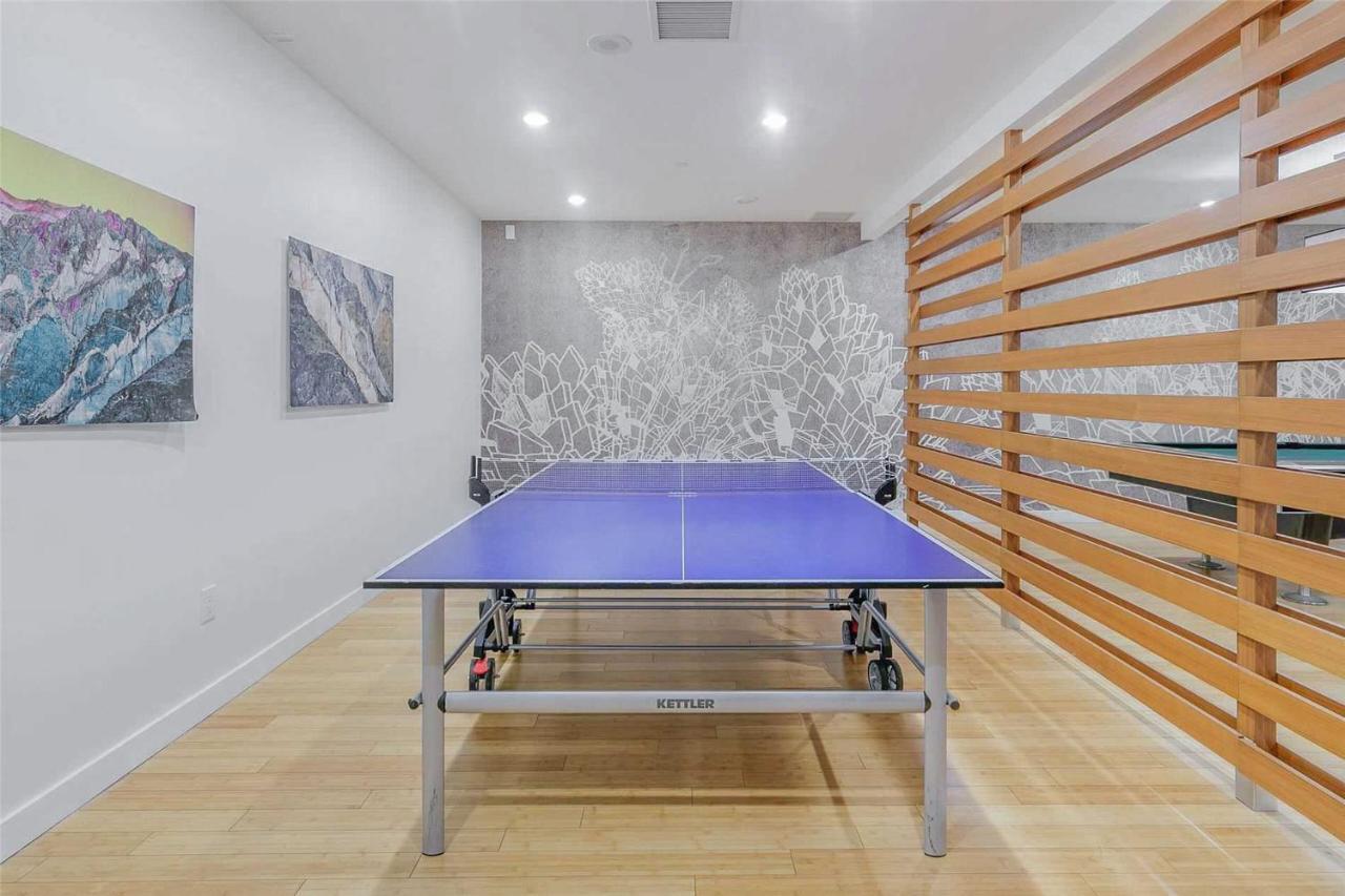 Three-Bedroom Condo With Free Parking Nearby Cn Tower With Lake View Торонто Екстериор снимка