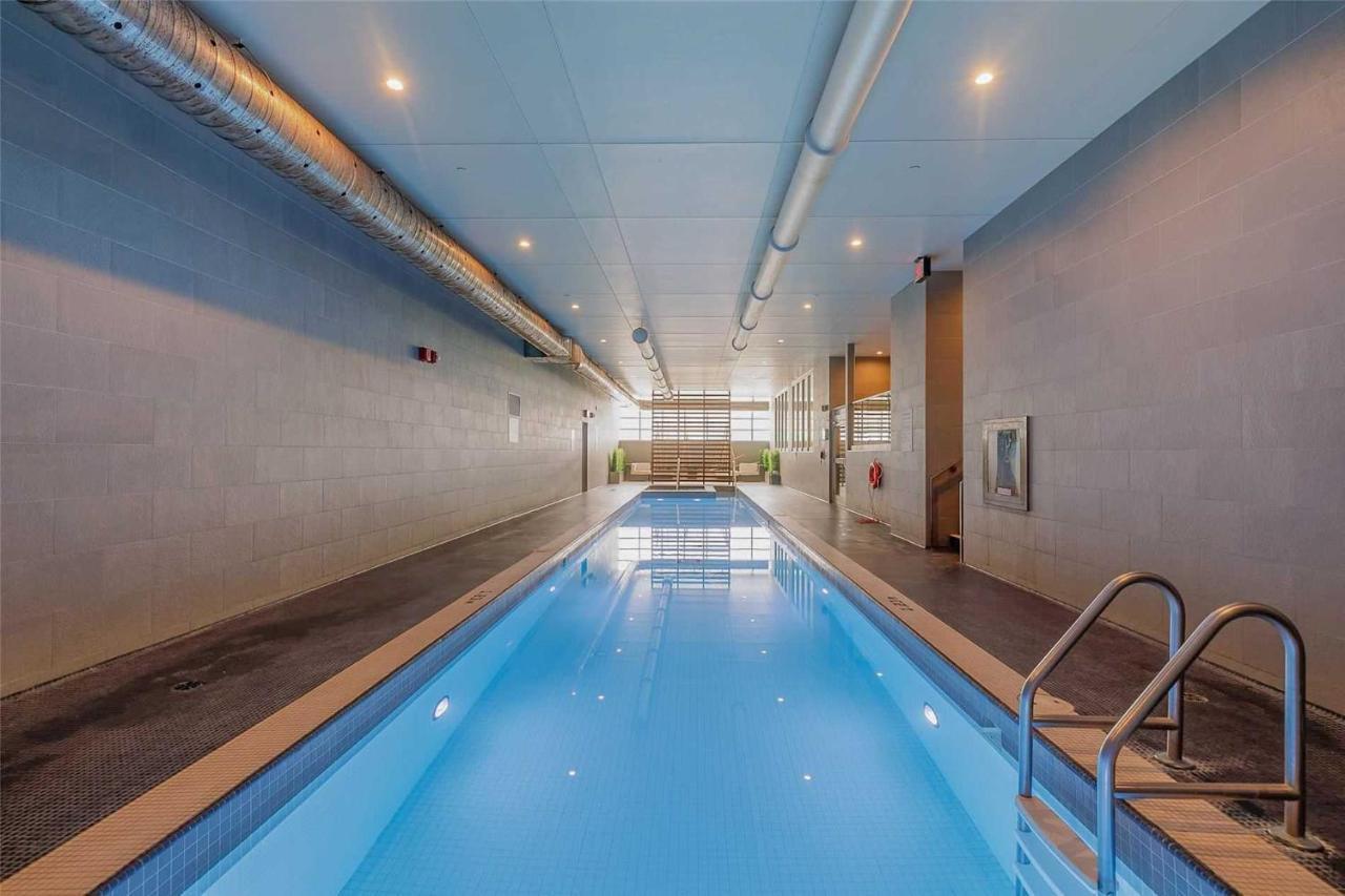 Three-Bedroom Condo With Free Parking Nearby Cn Tower With Lake View Торонто Екстериор снимка
