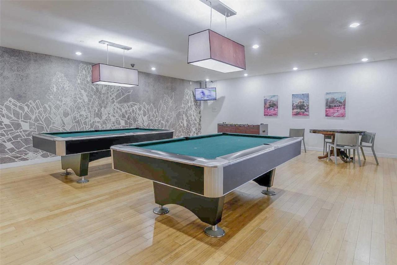 Three-Bedroom Condo With Free Parking Nearby Cn Tower With Lake View Торонто Екстериор снимка