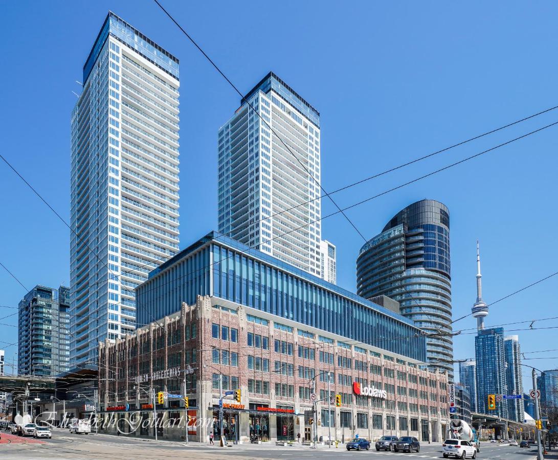 Three-Bedroom Condo With Free Parking Nearby Cn Tower With Lake View Торонто Екстериор снимка